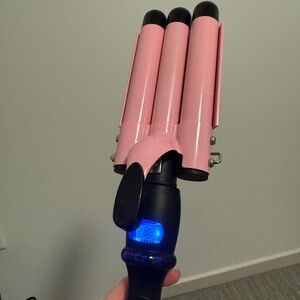 Pink Triple Barrel Hair Waver